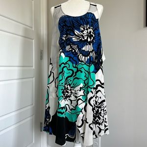 Gorgeous silk floral dress. Tracy Reese brand size M petite
